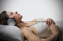 Pourquoi certains sons aident à s'endormir