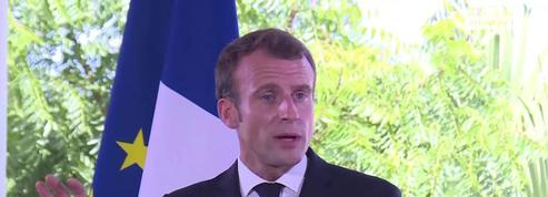 Saint-Martin : Emmanuel Macron répond à la polémique du doigt d'honneur