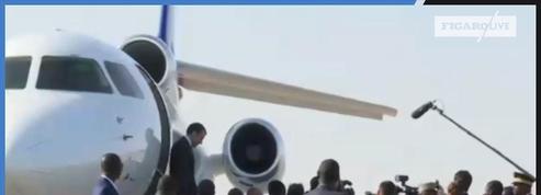 Les images de l'arrivée d'Emmanuel Macron au Tchad