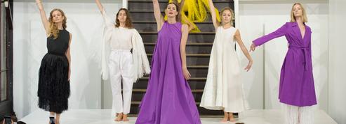Givenchy, Stella McCartney, Sacai... Un vent de féminité souffle sur Paris