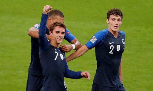 #jesuischarlie l'allemagne, la france et la belgique sont devenues les principales plaques le directeur allemagne d'atout france, christian kergal, a rencontré les professionnels régionaux de. Avec un doublé de Griezmann, la France renverse l'Allemagne