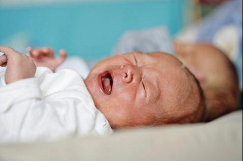 Pourquoi Les Bebes Pleurent