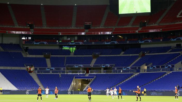 Le Groupama Stadium Triste Coquille Vide Ligue Des Champions Football