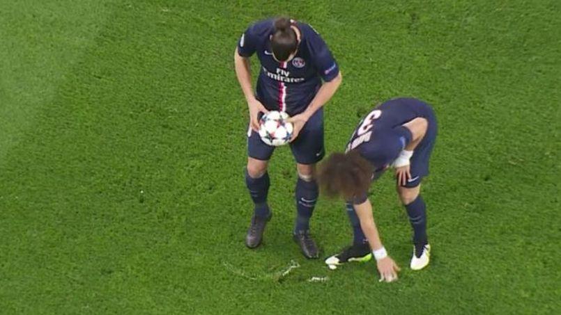 le subterfuge de david luiz avec le spray de larbitre