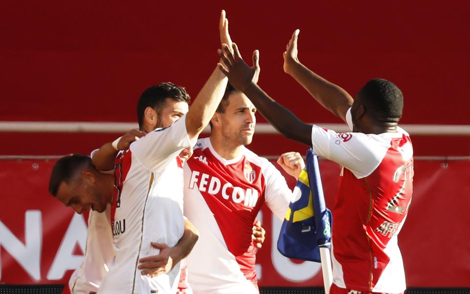 Monaco et Montpellier reviennent sur les talons du PSG ...