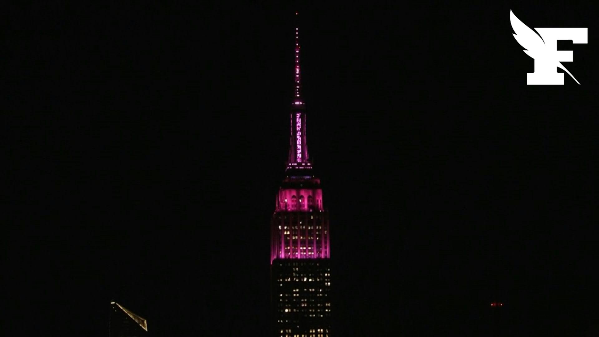 Mort de Dolly Parton: l'Empire State Building s'illumine en rose en hommage à la reine de la country