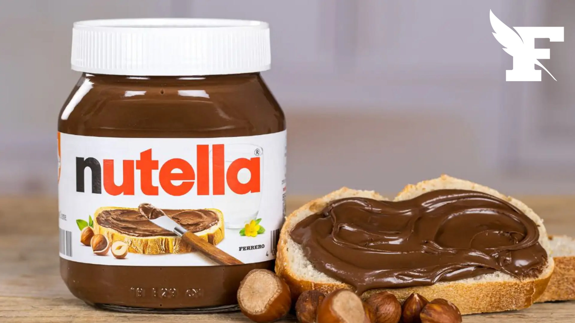 Insecticides : une ONG alerte sur des traces de produits interdits dans le Nutella et le miel