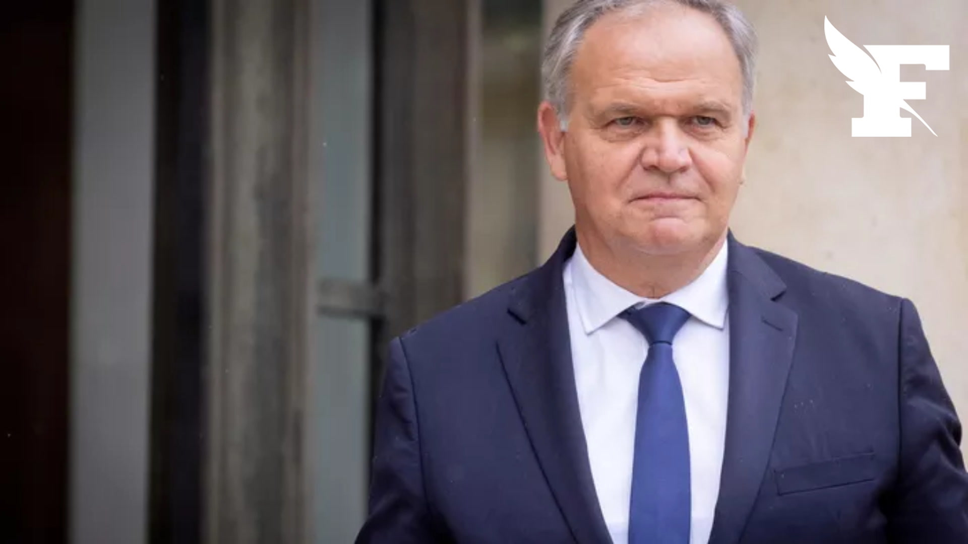 Une soixantaine d'associations dénoncent la proposition d'Emmanuel Macron de nommer François-Noël Buffet comme Défenseur des droits, jugé «incompatible»