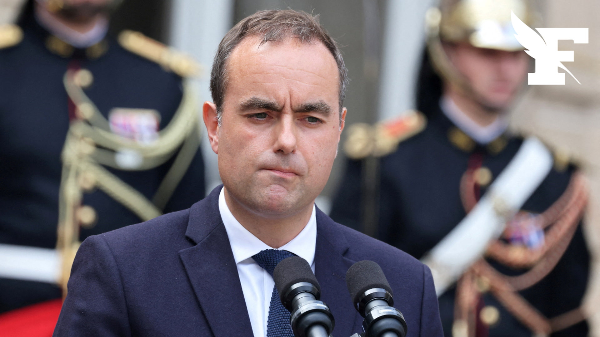 Après la démission de Sébastien Lecornu, le CAC 40 chute de près de 2%