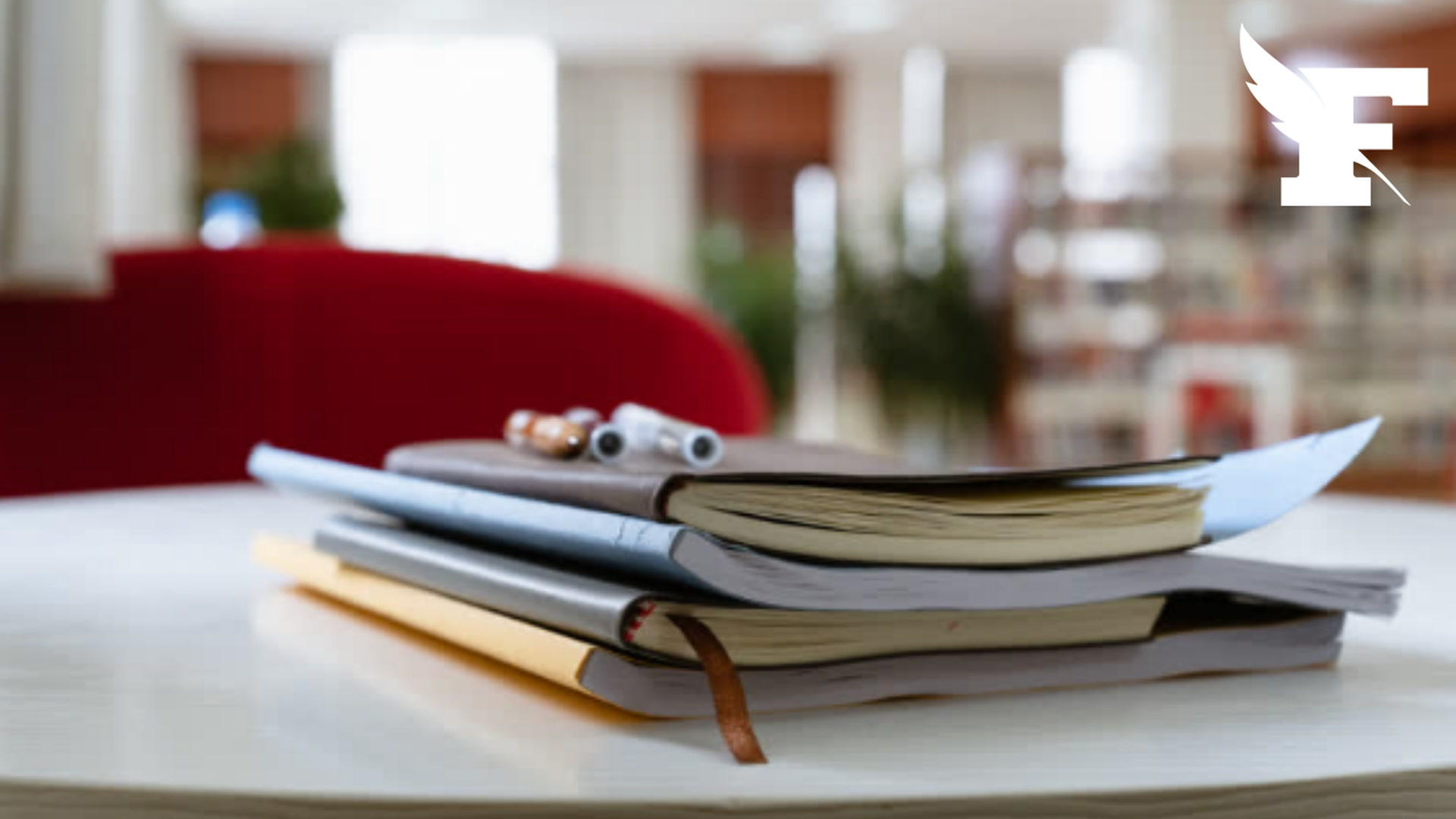 La justice administrative contraint la Région Île-de-France à retirer ses manuels scolaires numériques