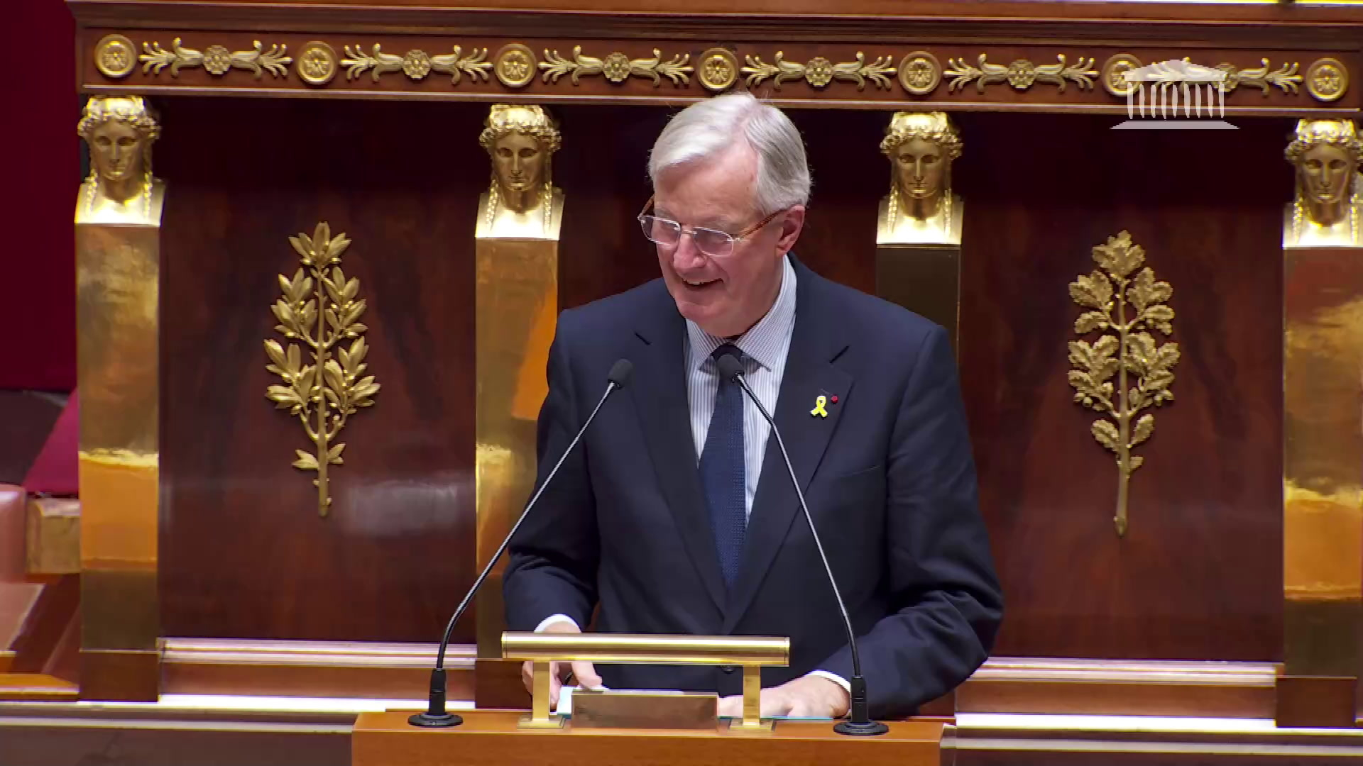 Motion de censure : «Je me sens bien parmi vous», ironise Michel Barnier devant les députés