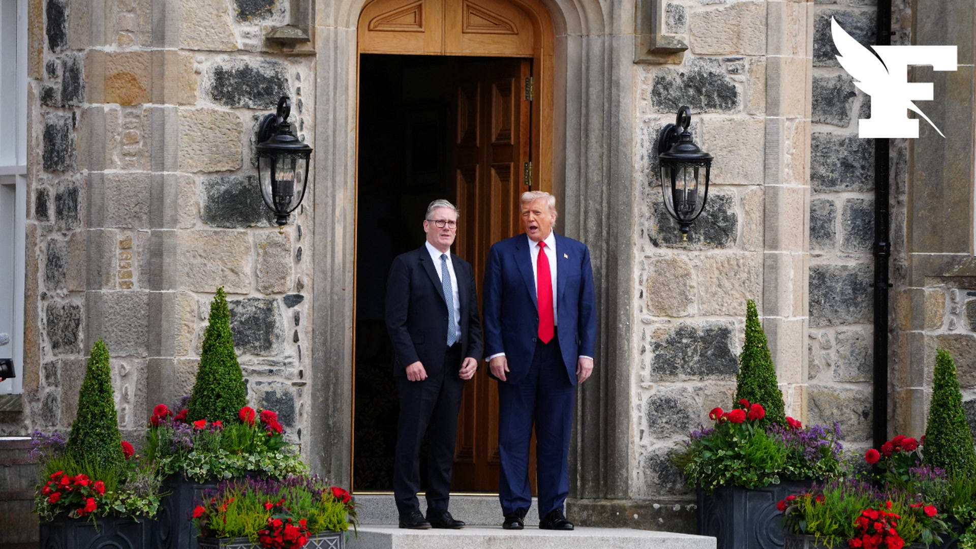 «C'est quelqu'un de méchant»: Donald Trump critique le maire de Londres et se fait interrompre par Keir Starmer