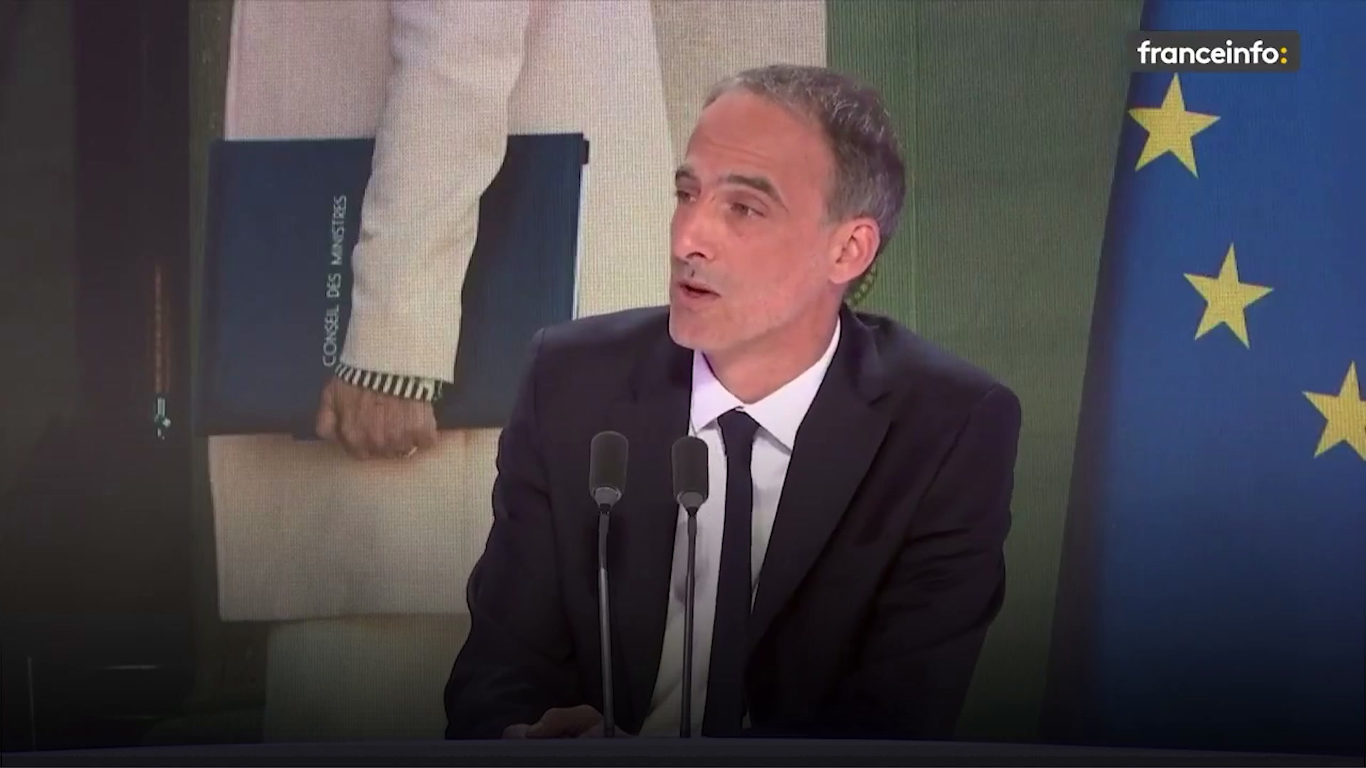 «Moi, je n’ai pas quémandé des postes depuis 45 ans», raille Glucksmann après la pique de Ségolène Royal