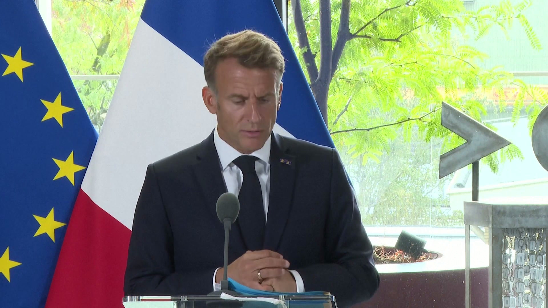 Depuis Eindhoven, Emmanuel Macron évoque une coopération «qui n'a cessé de croître» avec les Pays-Bas «en matière de défense»