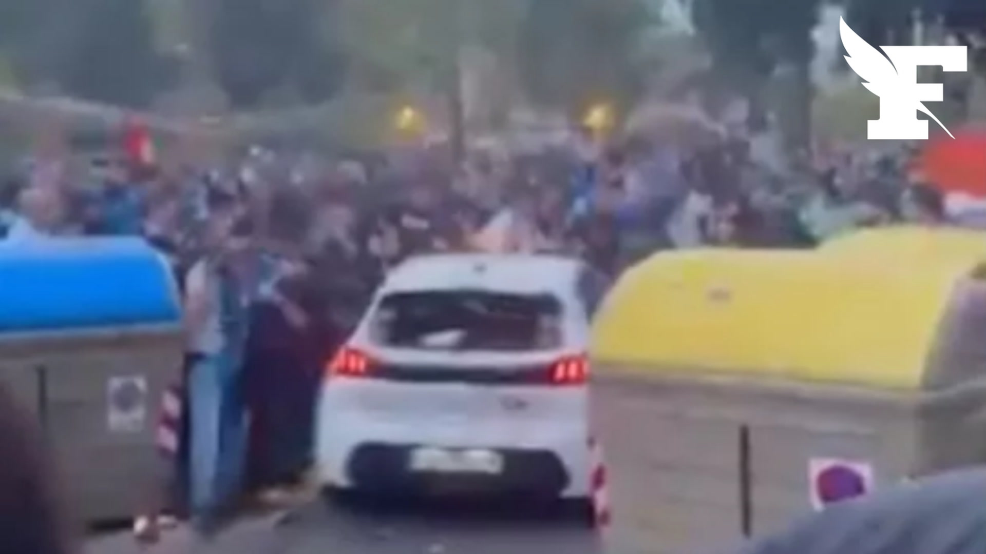 Espagne: une voiture fonce dans une foule de supporters