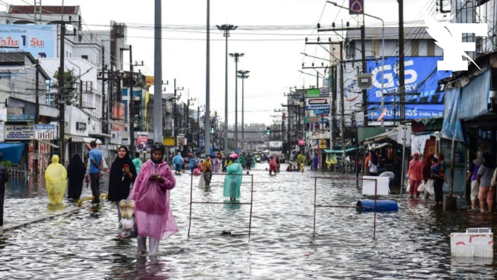 Thaïlande : les images des inondations qui frappent Bangkok