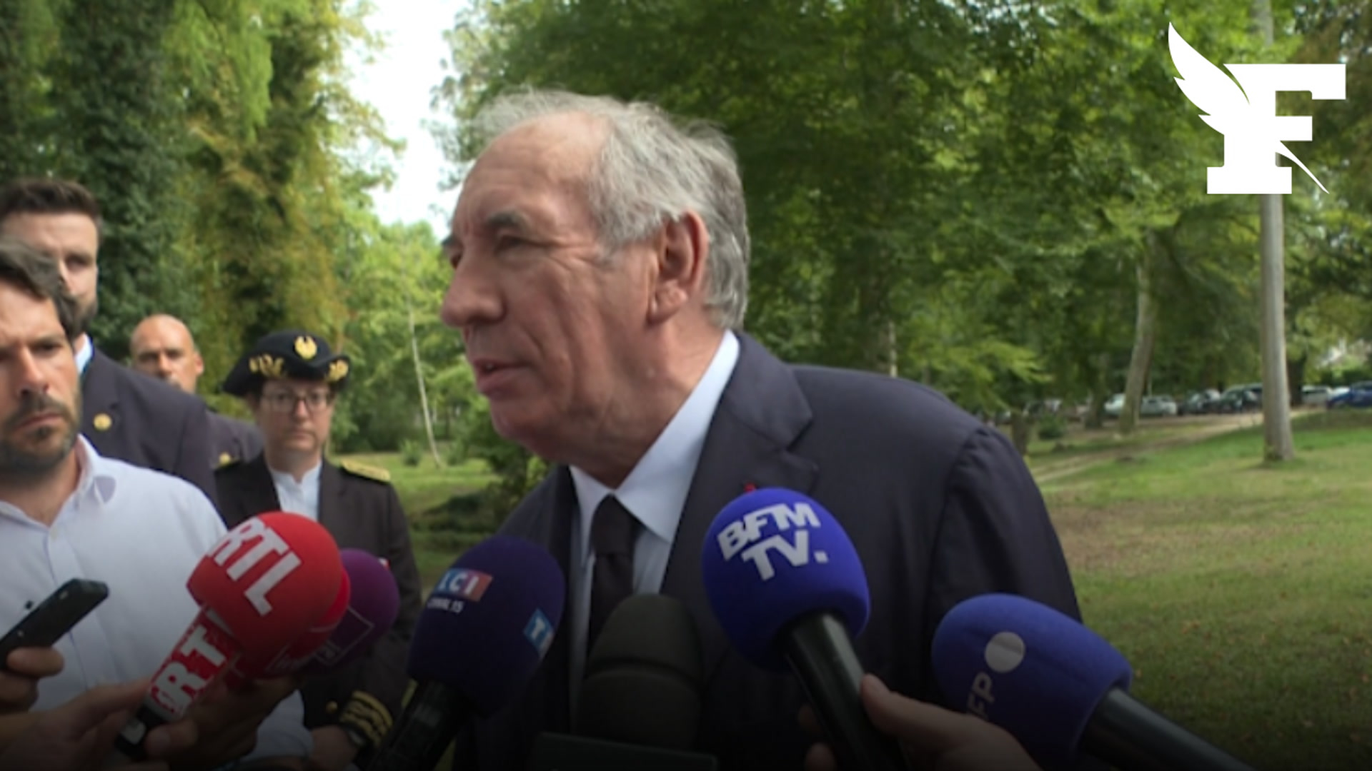 Vote de confiance: «Je ne demande à personne de se renier, mais on peut réfléchir», selon François Bayrou