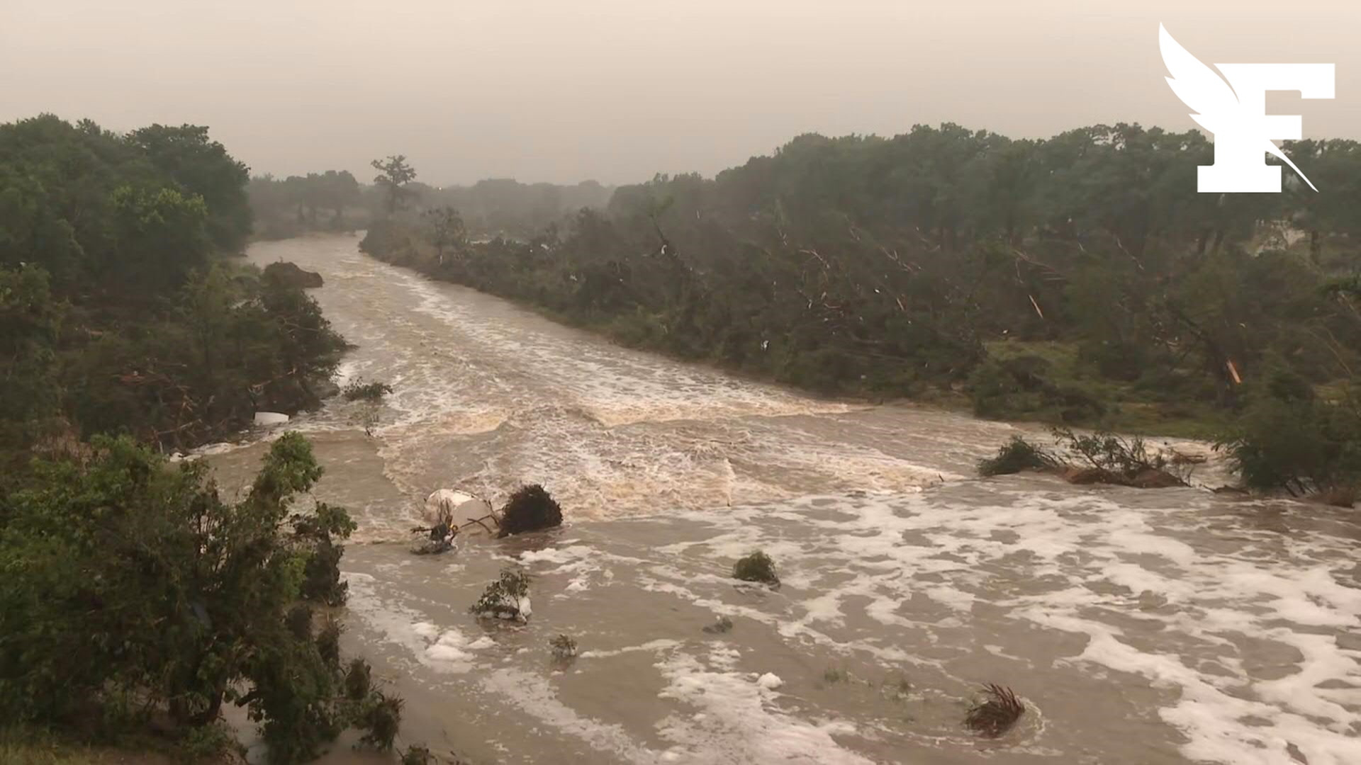 Inondations au Texas: au moins 50 morts et une trentaine d’enfants disparus selon un bilan provisoire