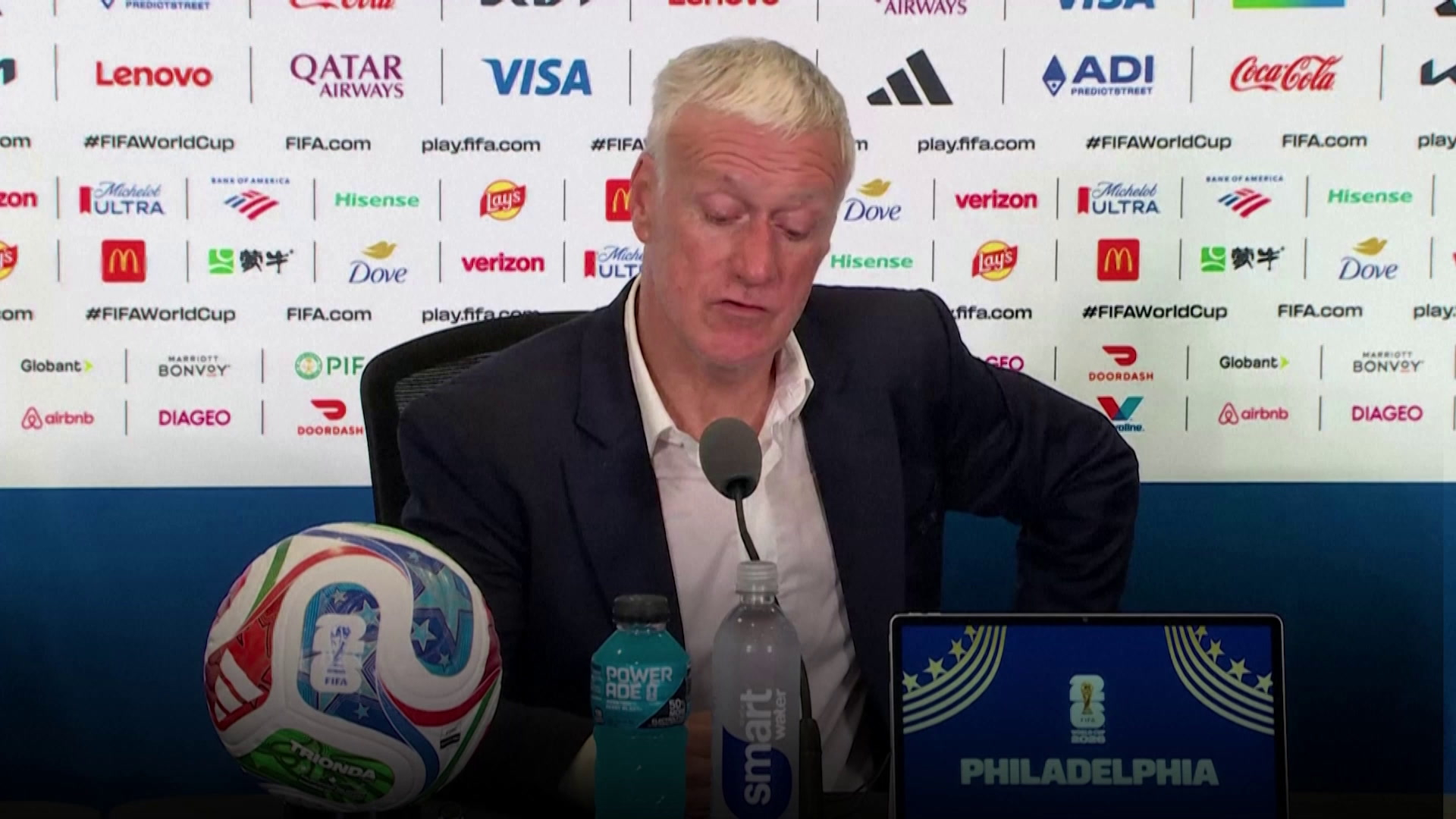 «Je ne vais pas critiquer le Paraguay, chacun joue comme il veut, mais les insultes, je m'en serais passé», affirme Didier Deschamps
