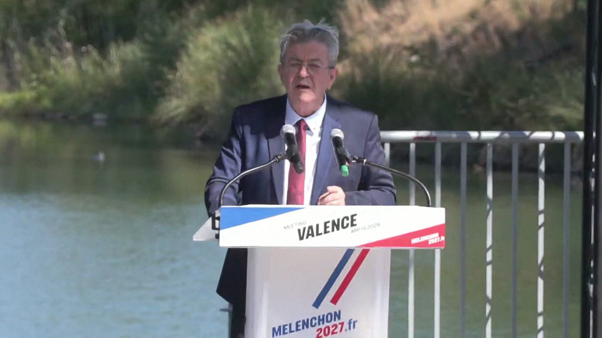Présidentielle 2027 : «Nous sommes tous empoisonnés», insiste Jean-Luc Mélenchon