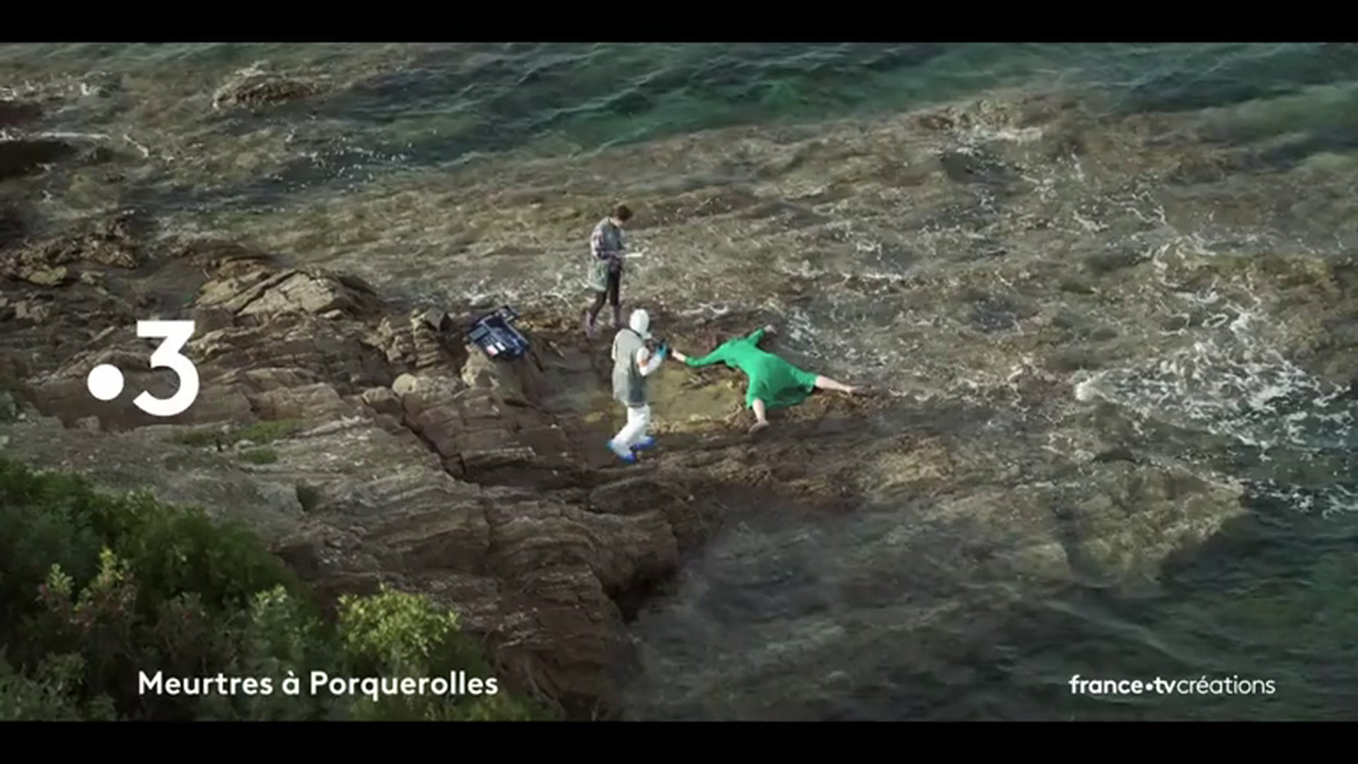Meurtres à Porquerolles - VF