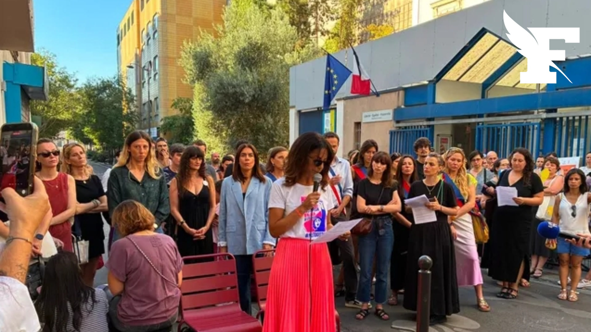 Périscolaire : rassemblement et colère des parents d'élèves après la relaxe d'un animateur à Paris