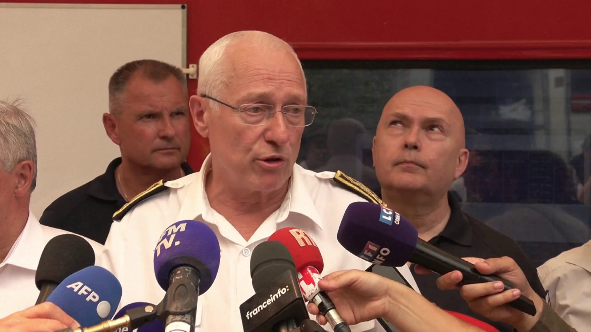 Incendie à Fontainebleau : «nous avons évacué environ 800 personnes sur les trois communes» selon Pierre Ory, préfet de Seine-et-Marne
