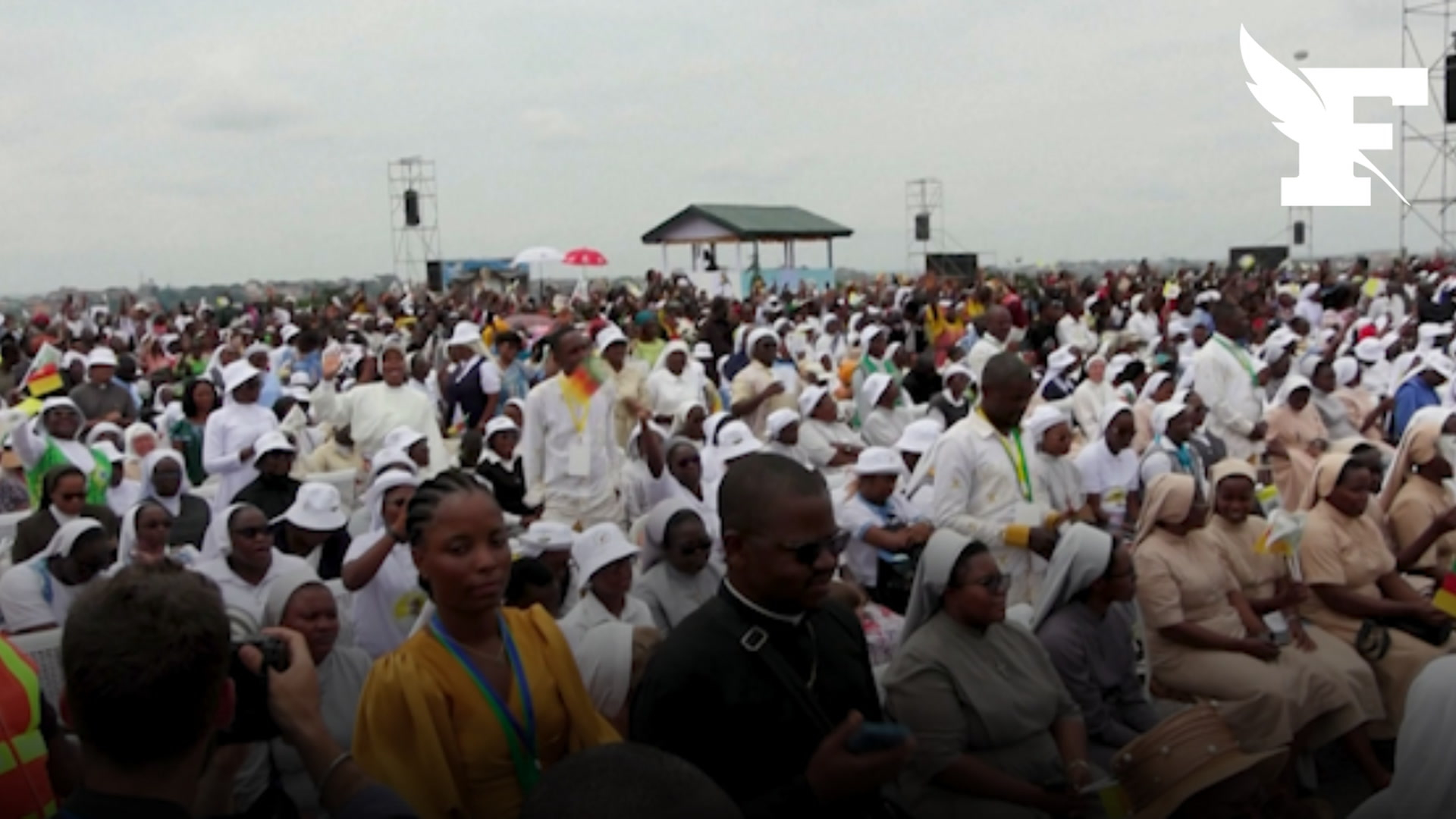 Angola: des milliers de fidèles se rassemblent à l'occasion de la visite du pape Léon XIV