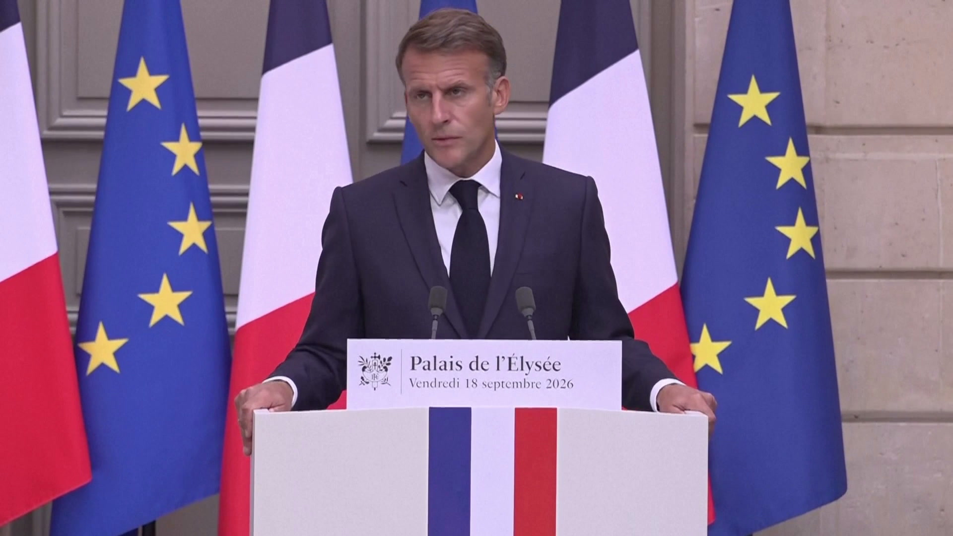 Les attaques hybrides russes ne resteront «pas sans réponse», prévient Emmanuel Macron