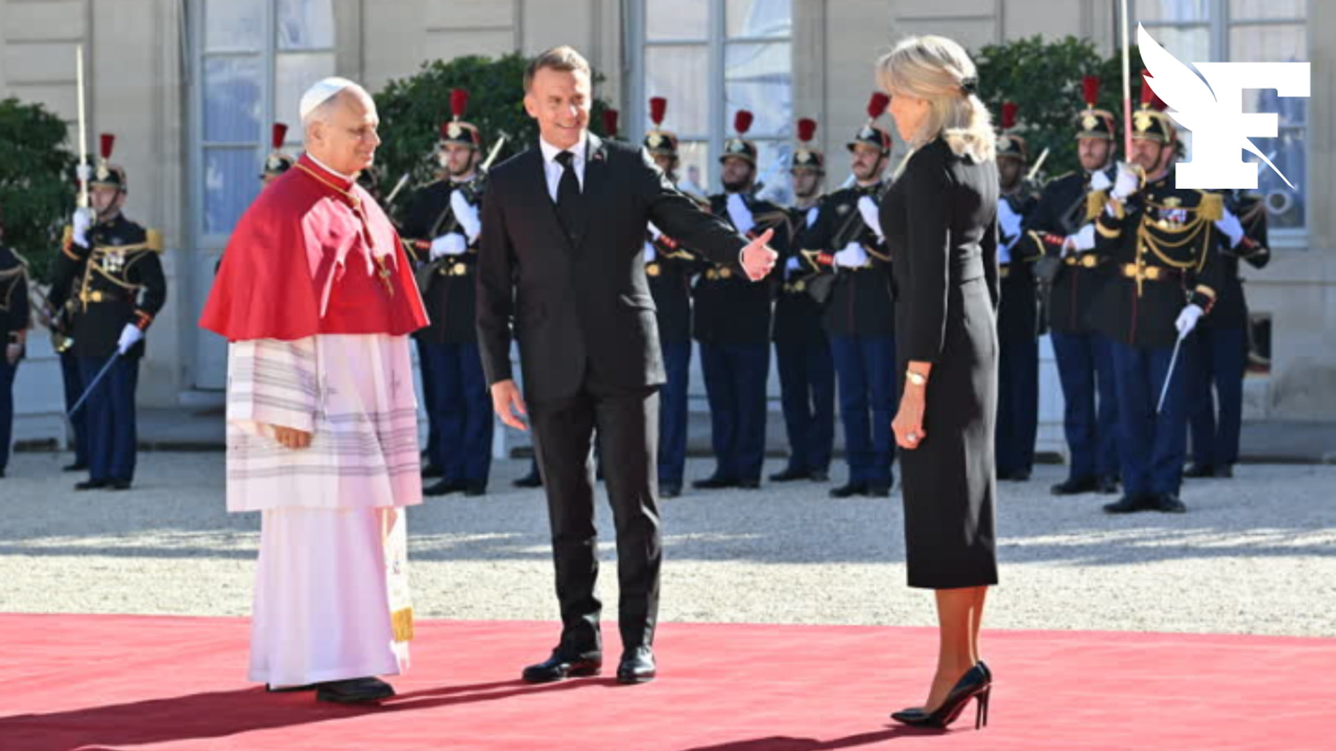 Visite du pape en France : quels sont les cadeaux offerts par Emmanuel Macron à Léon XIV ?