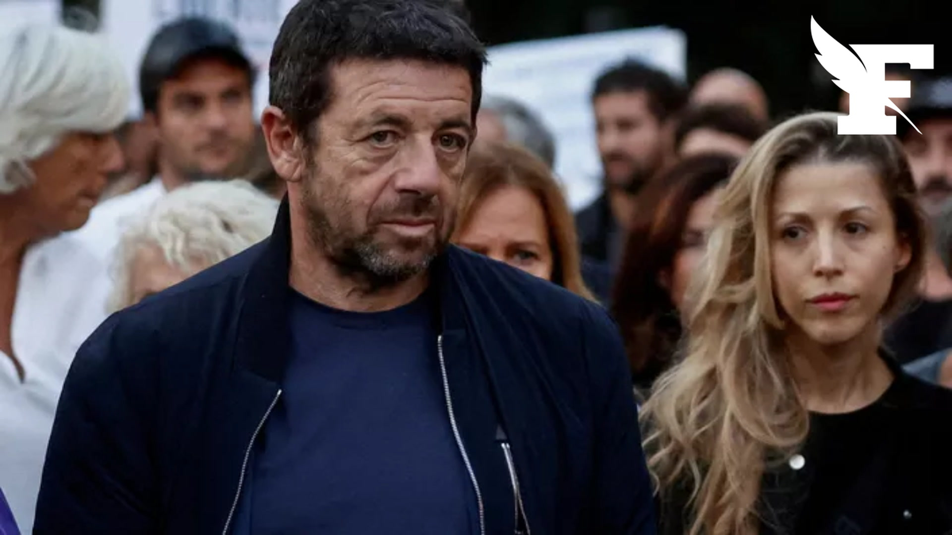 Patrick Bruel visé par trois autres plaintes pour viol et agression sexuelle, portant à sept le nombre de plaintes visant le chanteur