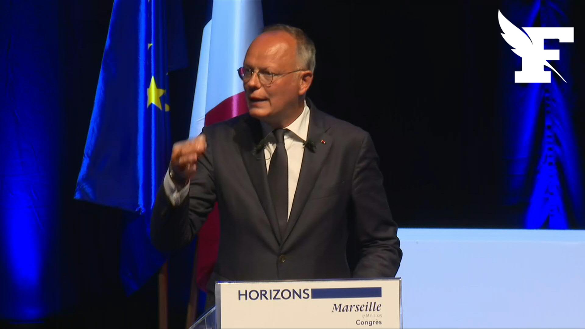 Edouard Philippe tient meeting à Marseille en plein congrès LR