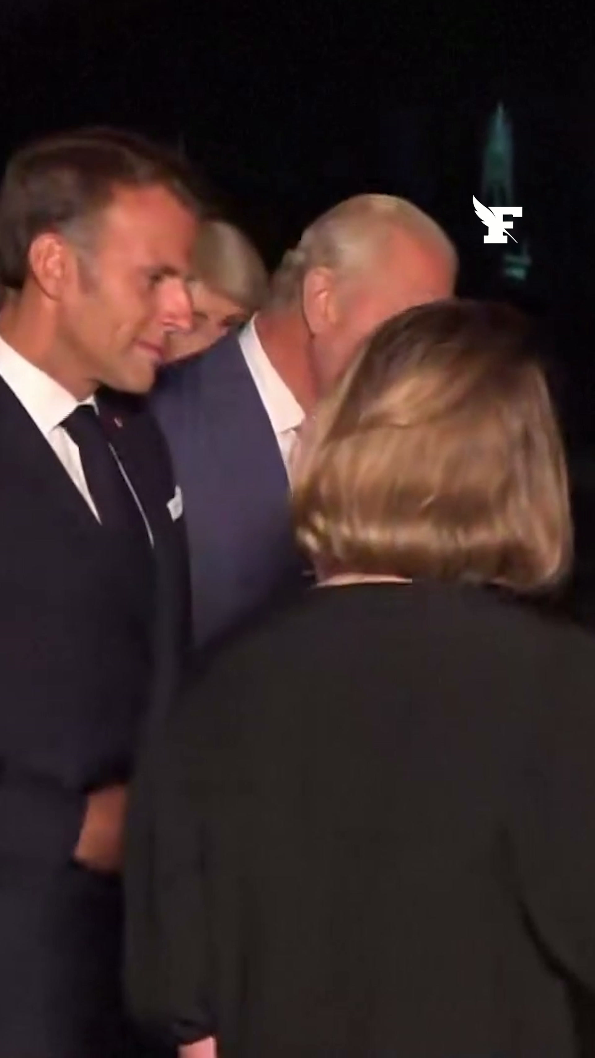 Emmanuel Macron et Charles III découvrent la tapisserie de Bayeux au British Museum