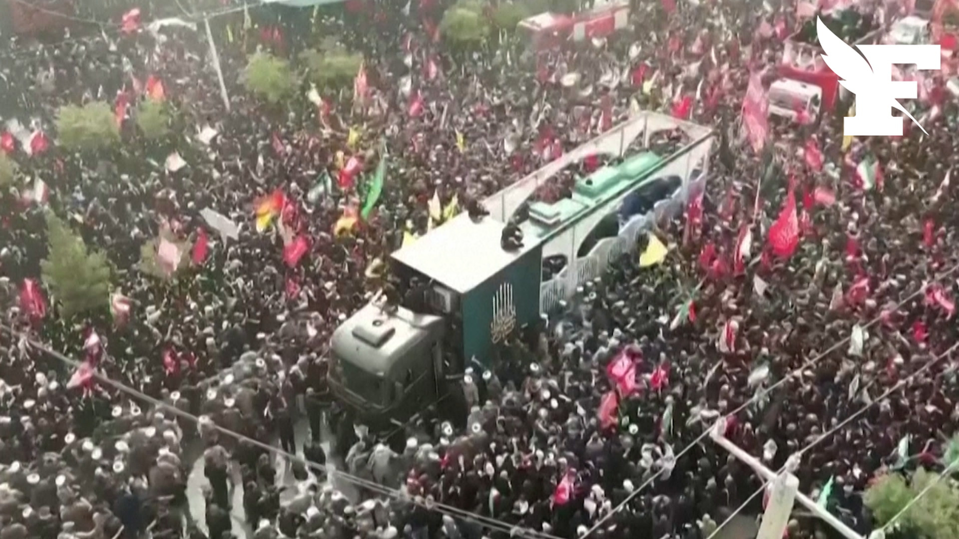 Le cortège du guide suprême iranien Khamenei se dirige vers l'Irak