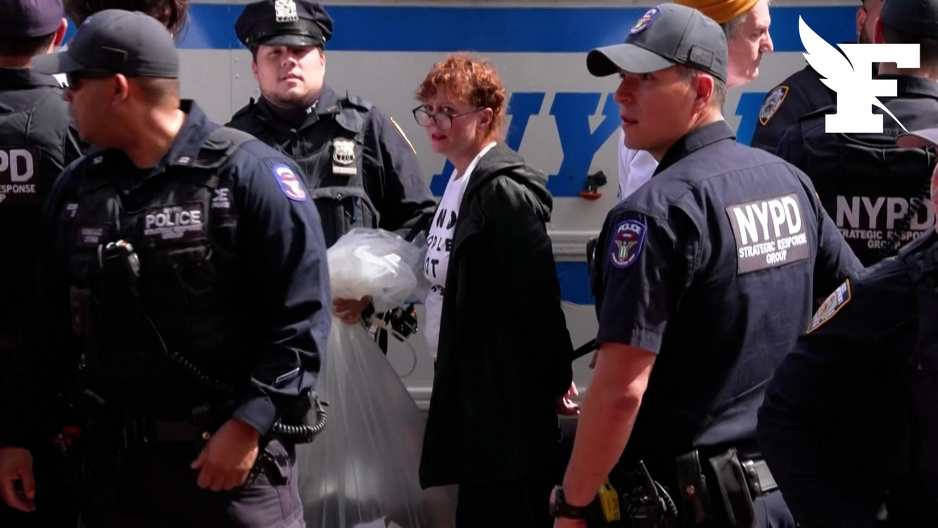 New York: les images de l'arrestation de Susan Sarandon en marge d'une manifestation contre Benyamin Netanyahou