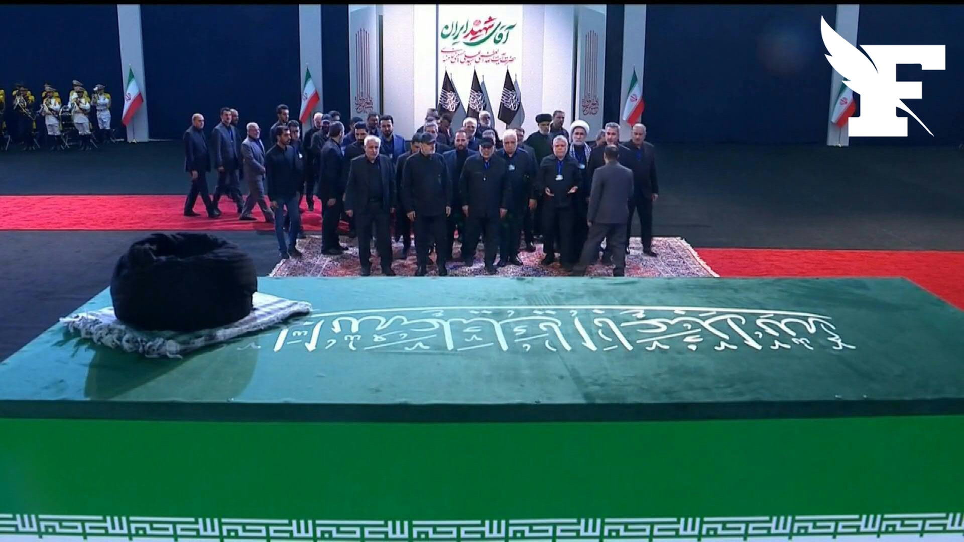 À Téhéran, la dépouille du guide suprême Khamenei est exposée avant trois jours d'hommage national