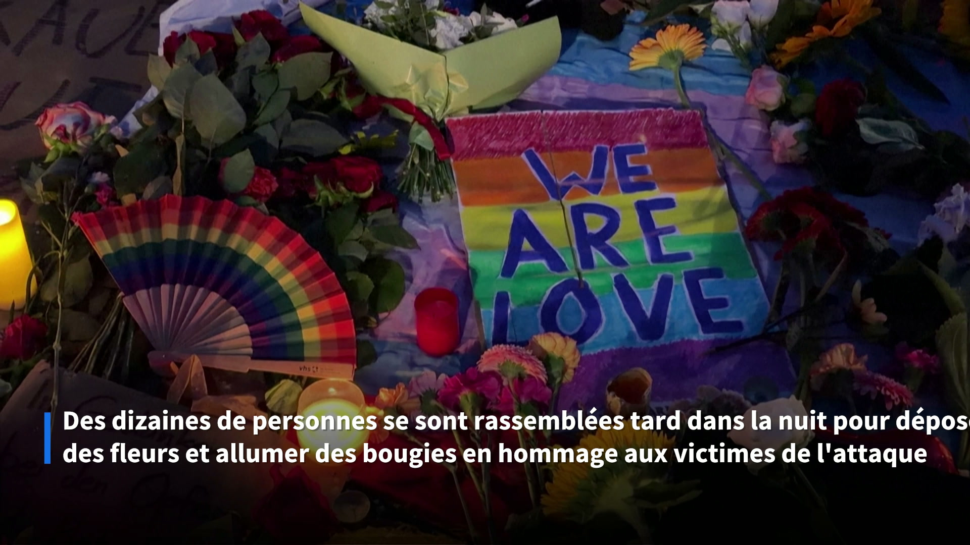 A Berlin, la Porte de Brandebourg illuminée en arc-en-ciel en hommage aux victimes de l'attentat
