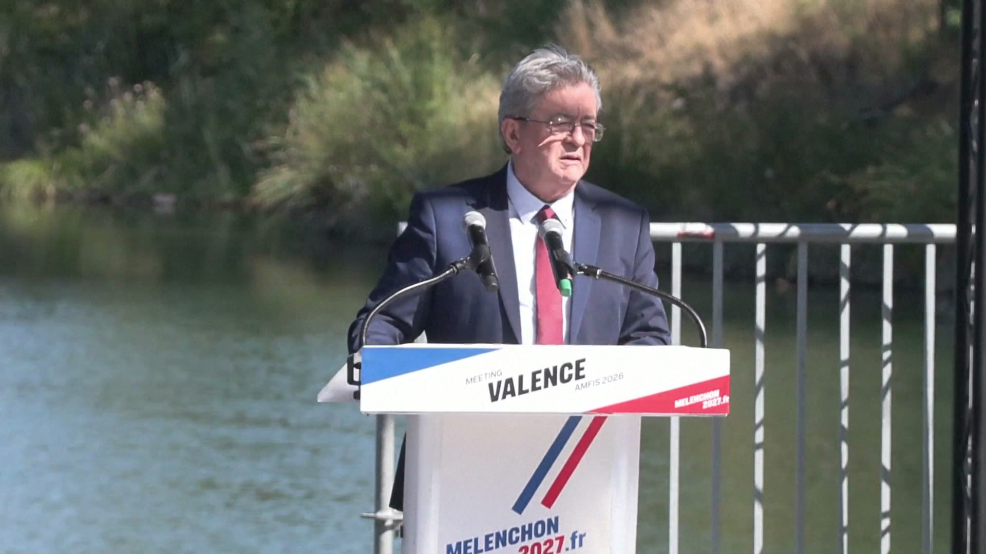 Jean-Luc Mélenchon promet de censurer le gouvernement sur le budget 2027