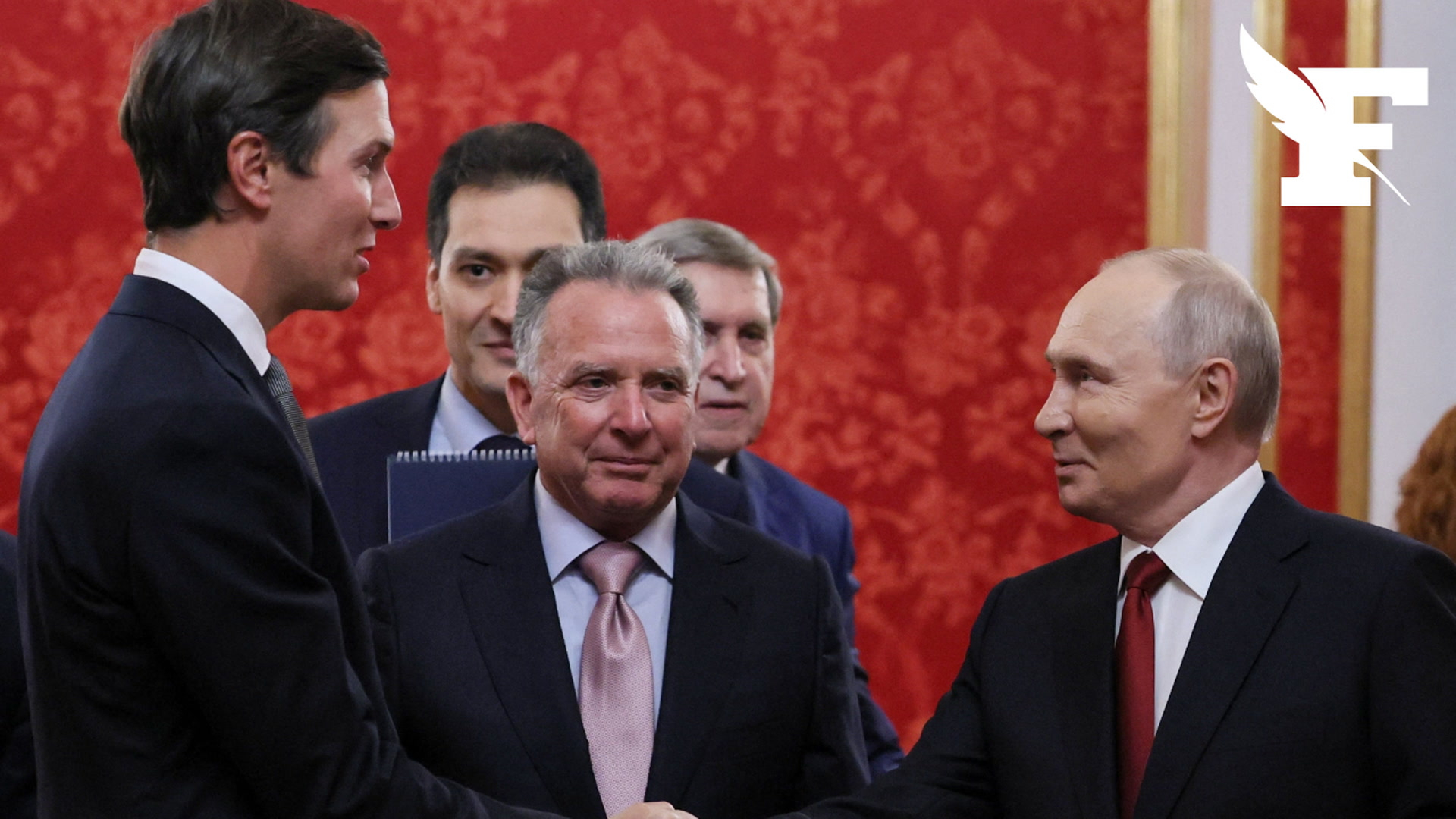 Guerre en Ukraine: les images de Vladimir Poutine recevant les émissaires américains au Kremlin