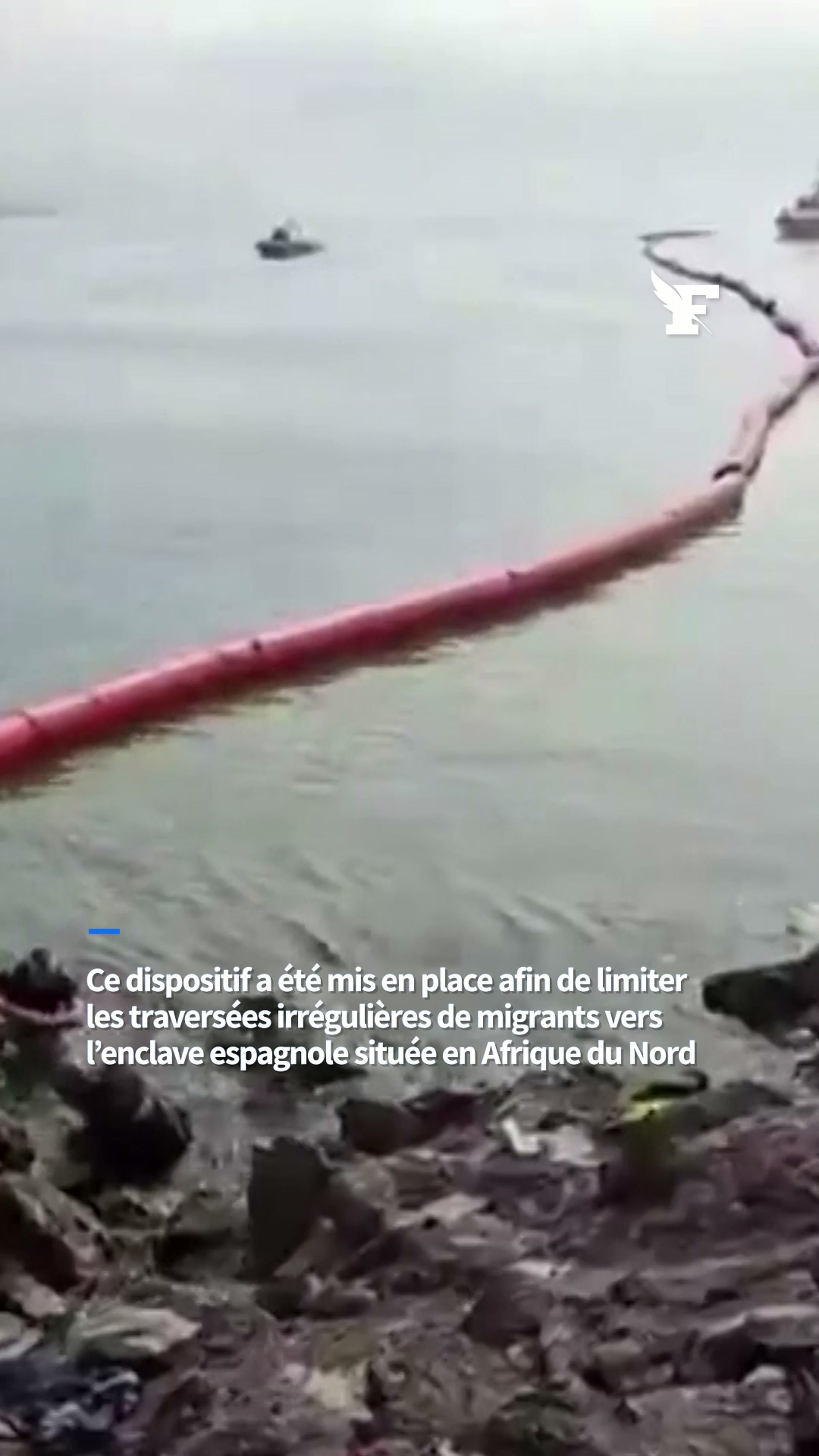 Pour limiter les traversées irrégulières de migrants, l'Espagne installe une barrière flottante en mer au large de Ceuta