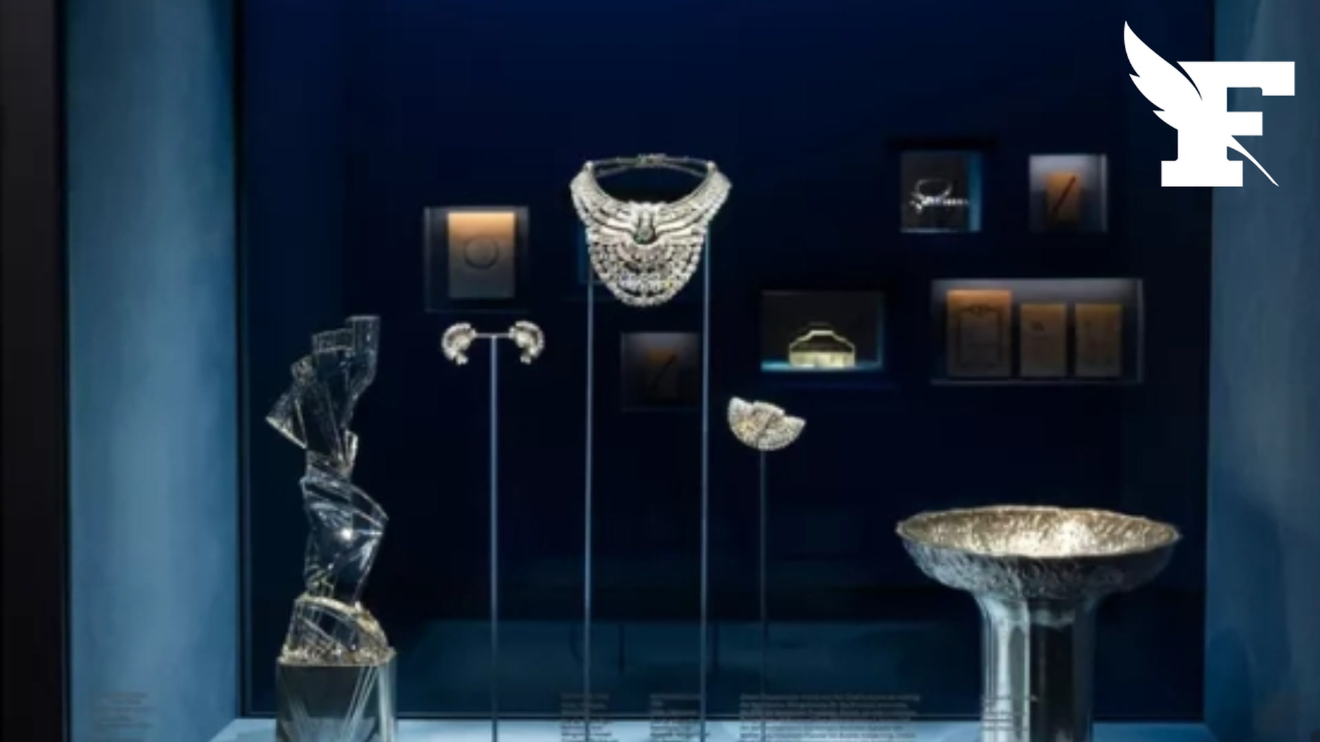 Vienne : vol d'un incomparable collier Van Cleef & Arpels du XXe siècle dans un musée