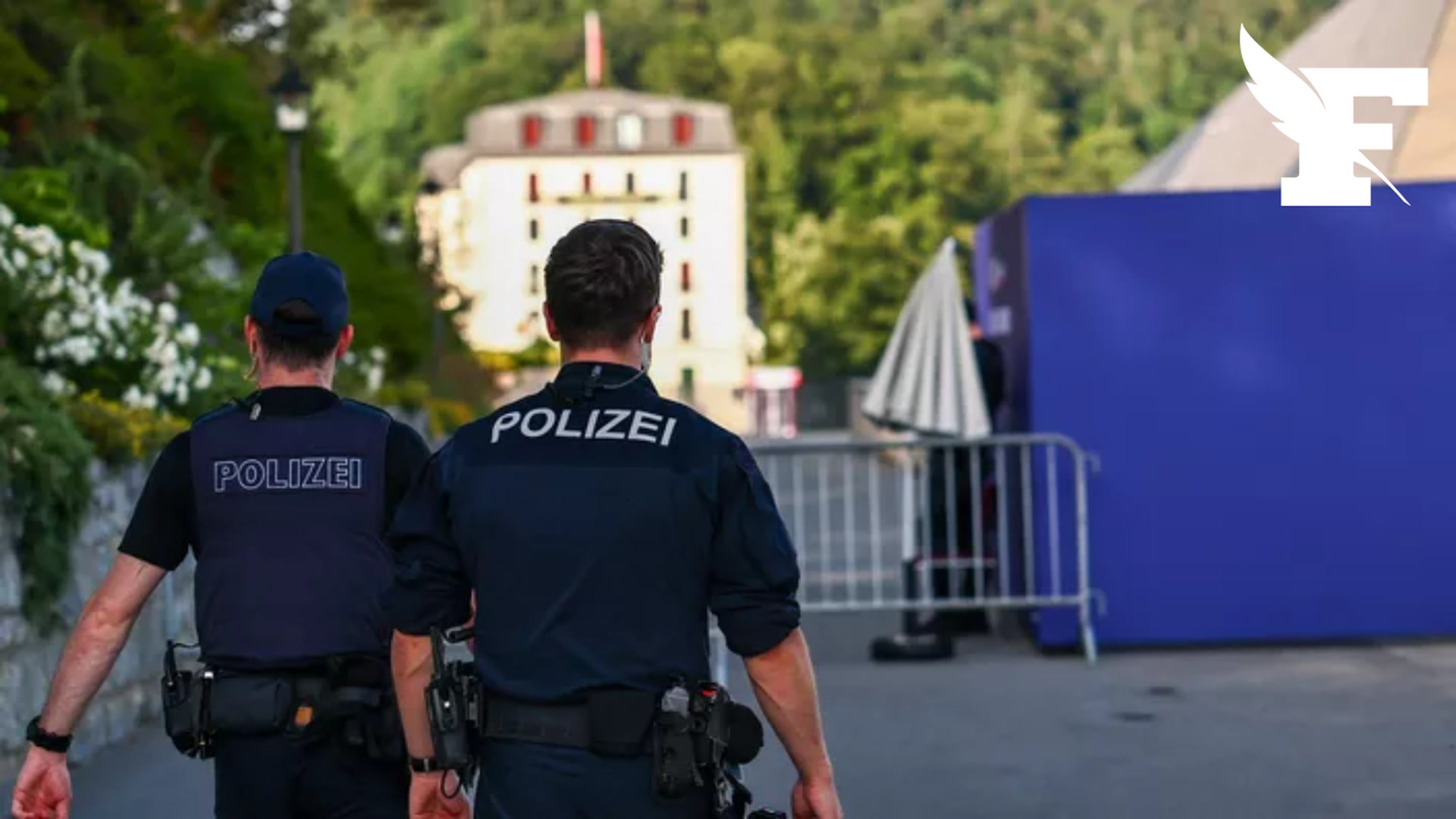 Neuf personnes, dont un policier, soupçonnées de faire partie d'un réseau de trafic d'armes qui s'approvisionnait en Suisse