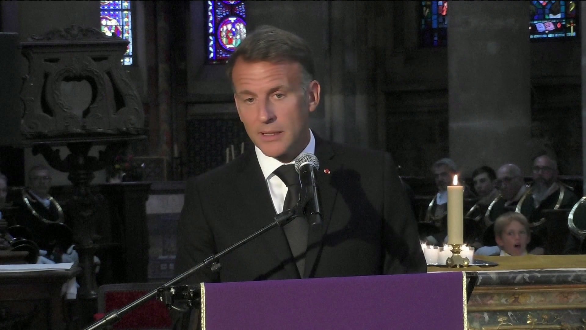 Emmanuel Macron rend hommage à François Patriat, président du groupe macroniste au Sénat