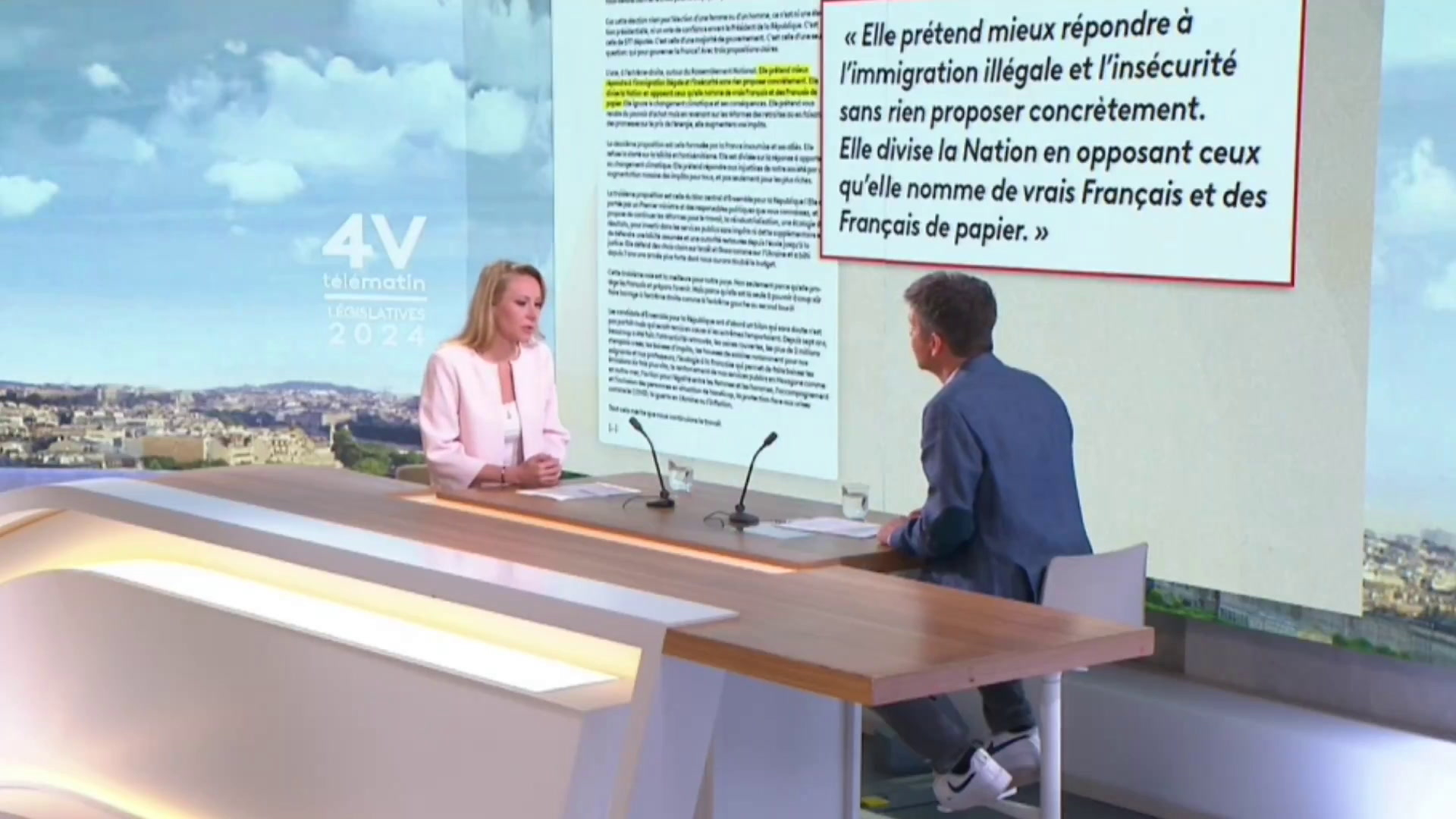 Législatives: le président «aurait dû s'en tenir à une forme de réserve de par son statut», estime Marion Maréchal