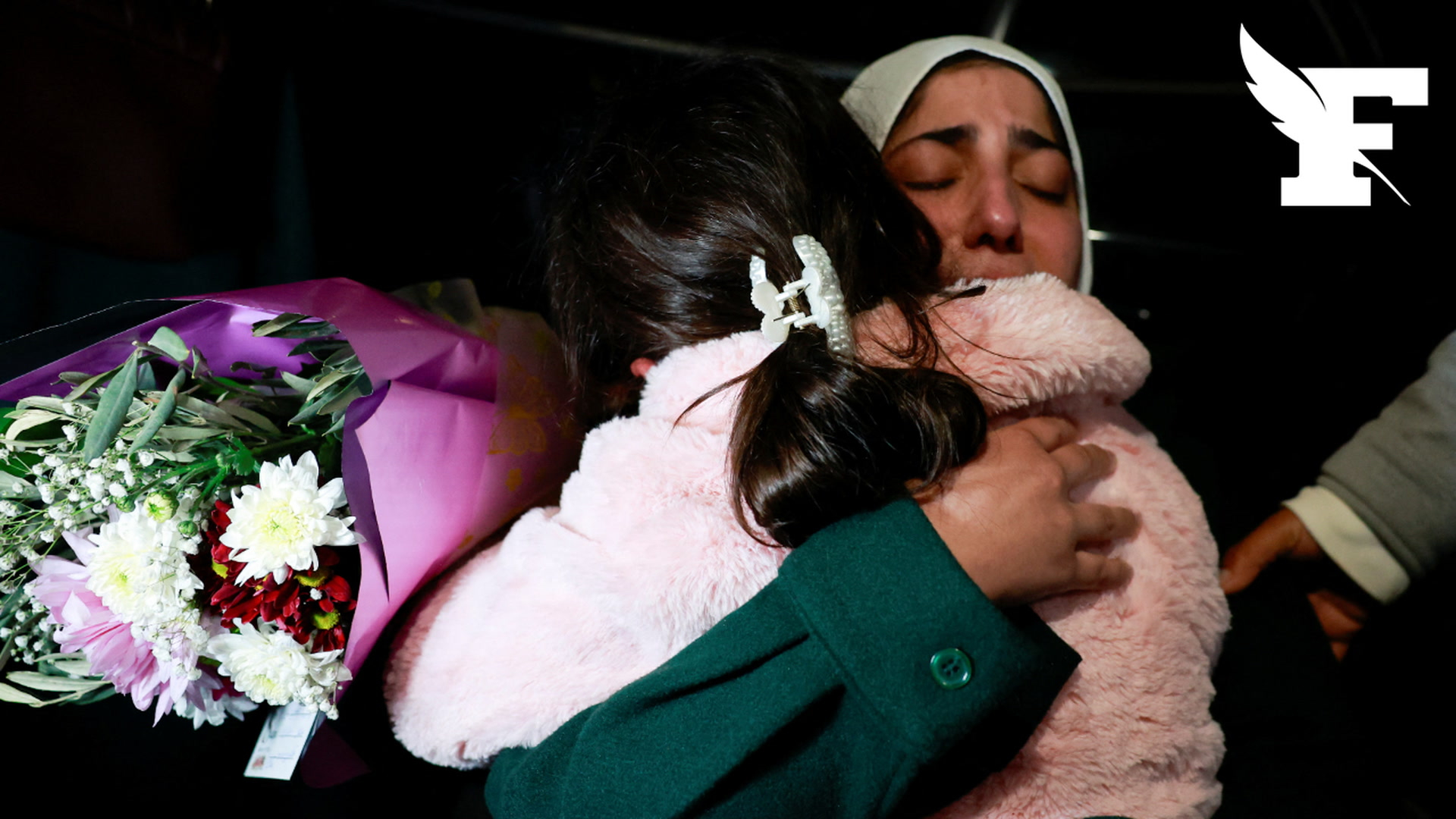 Trêve à Gaza : les images des prisonniers palestiniens relâchés par Israël qui retrouvent leurs proches