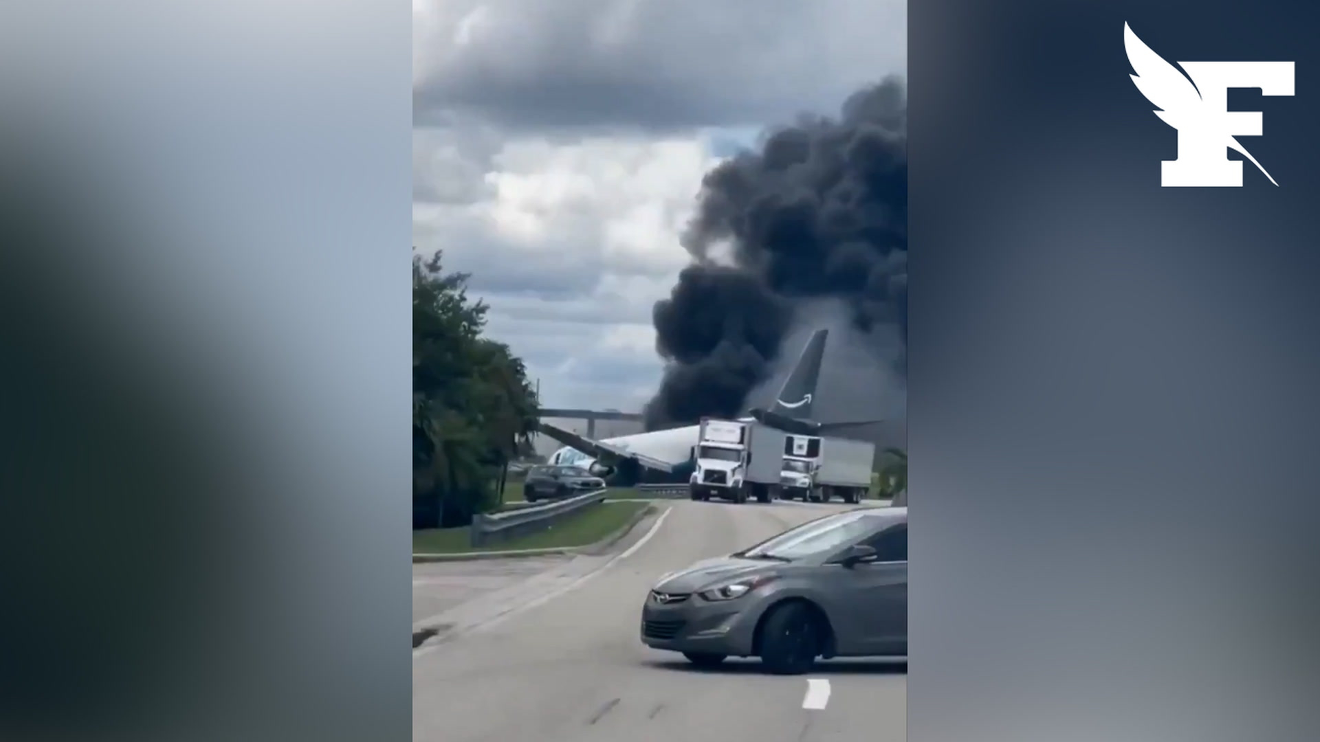 États-Unis: les images d'un avion-cargo d'Amazon Prime ayant percuté des véhicules après une sortie de piste
