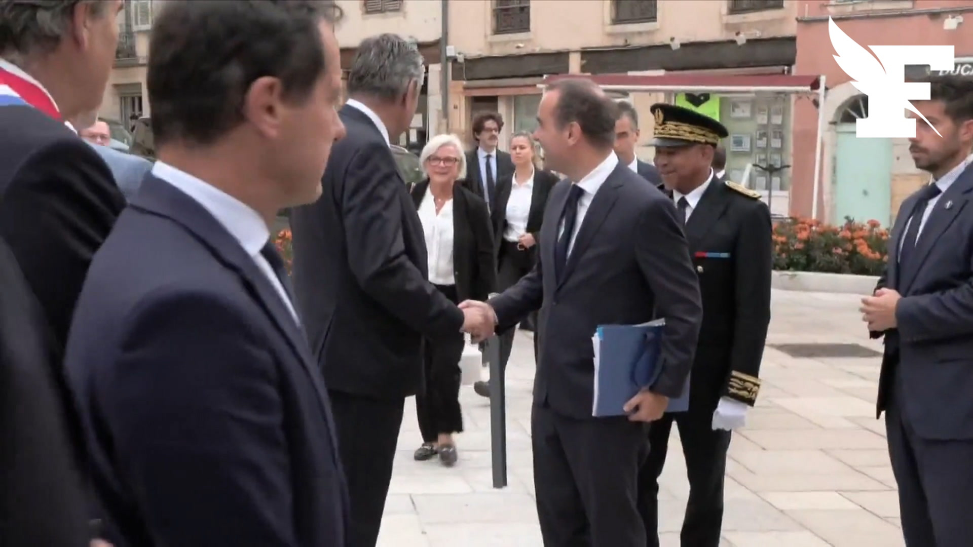 Sébastien Lecornu arrive à Mâcon pour son premier déplacement en tant que premier ministre