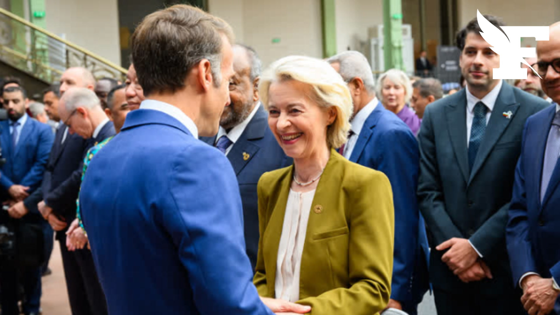 Carburants : Emmanuel Macron demande un assouplissement des normes à l'UE