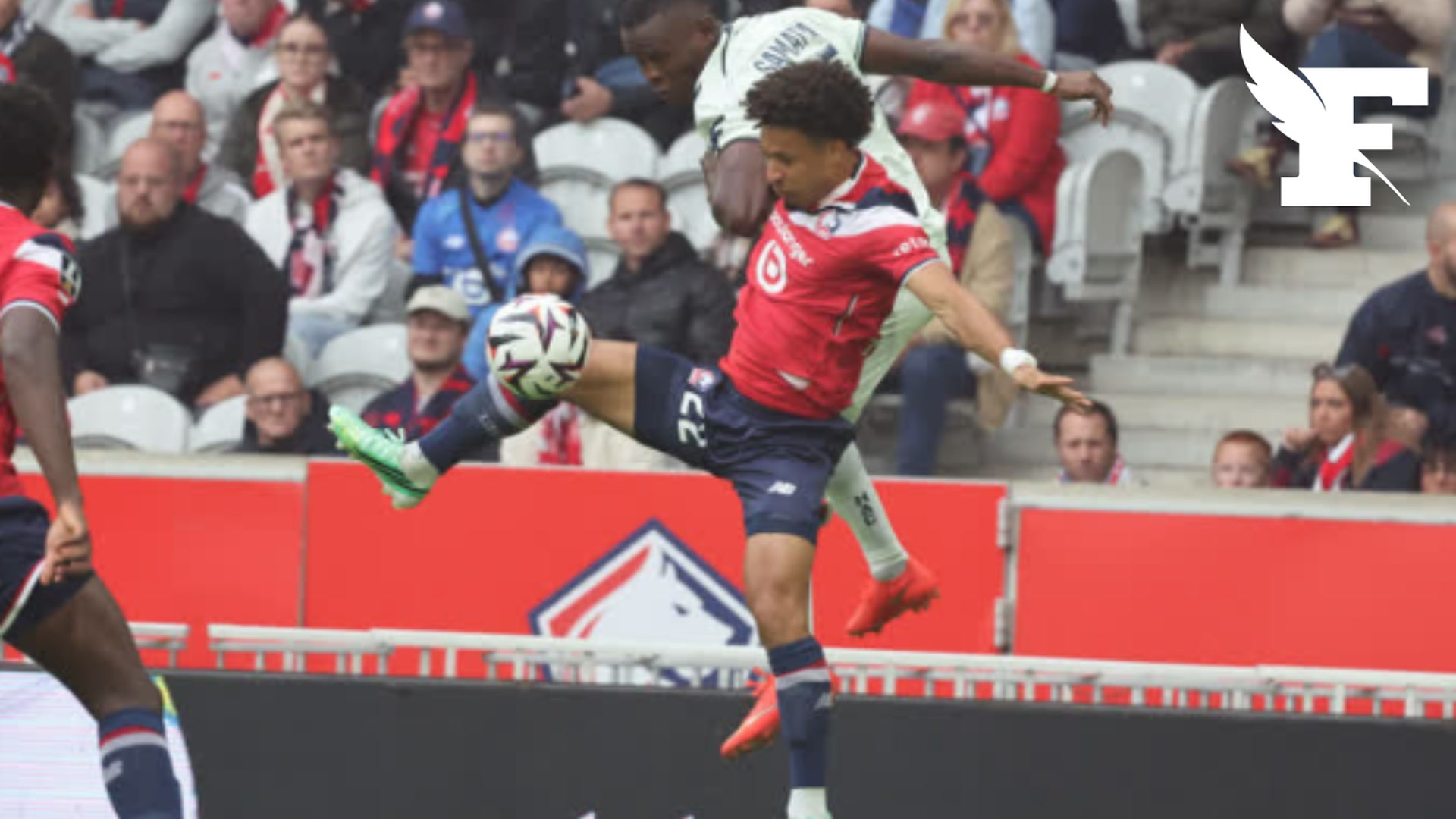 Football: le Lillois Tiago Santos victime d'une rupture du ligament croisé après un tacle