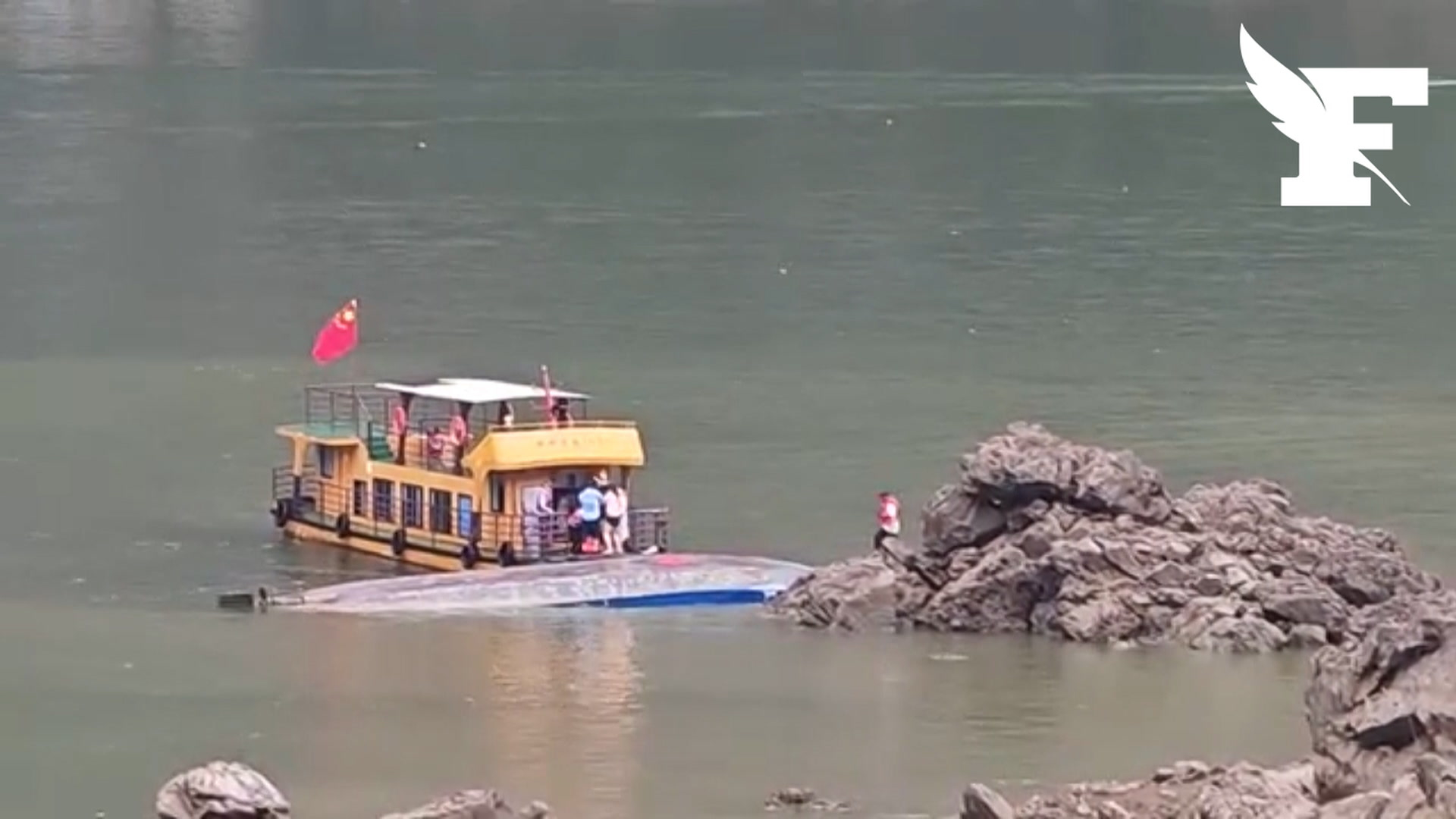 Chine: deux bateaux de tourisme se retournent et font 3 morts et 60 blessés